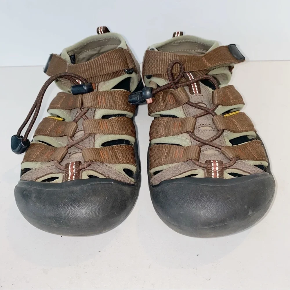 KEEN Youth Size 4 NEWPORT H2 Water sandals Copper Brown Waterproof Gorpcore